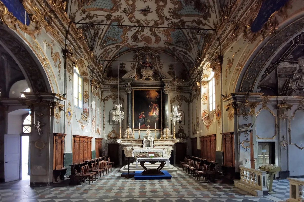 Santa María y el oratorio de la Santa Cruz