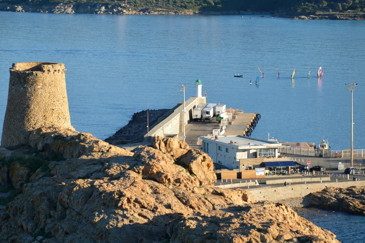 La estación y el puerto