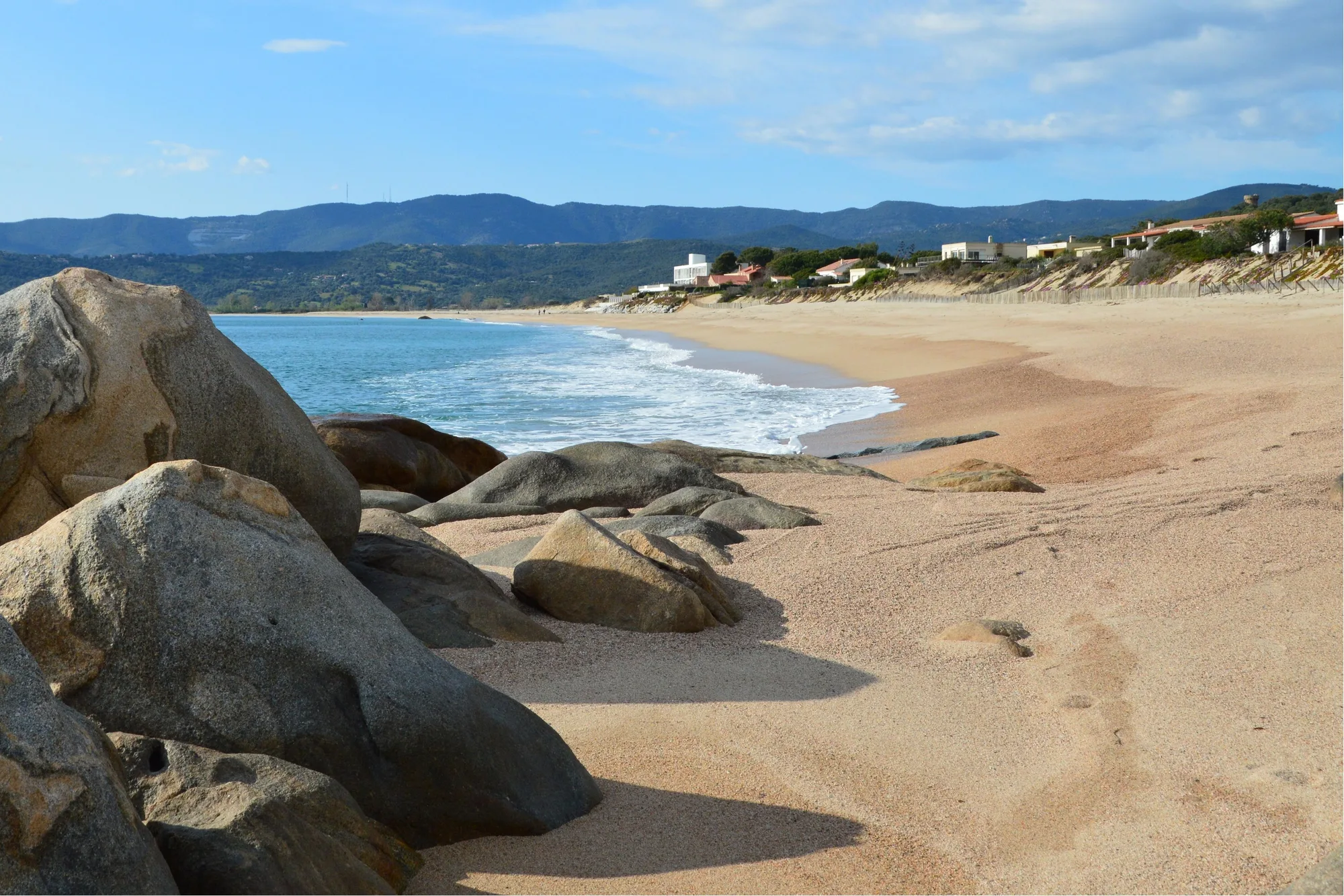 Une plage d’Olmeto et ses rochers de granit